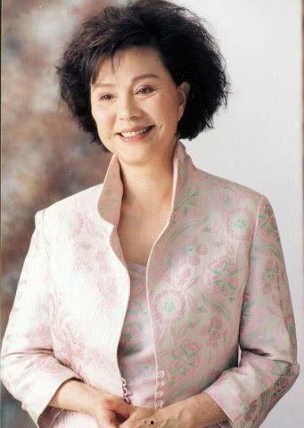 归亚蕾父母家庭背景