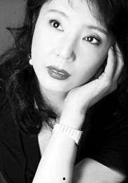 严歌苓照片,光影交织下的文学女神